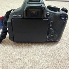 Canon EOS Kiss X5 本体 with2(18-55 mm)lens