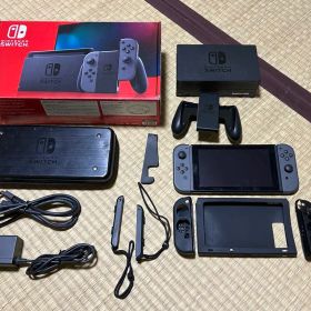 Nintendo Switch 本体 ＋ カバー、ケース
