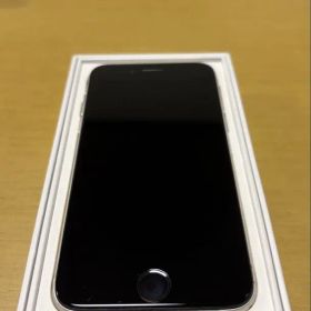 Apple iPhone SE第三世代 ホワイト 本体