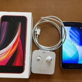 美品 iPhone SE第３世代 64GB SIMフリー 付属品完備イヤホン付