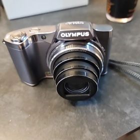 OLYMPUS SZ-14 デジタルカメラ 動作品 充電器 SDカード付