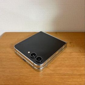 Samsung Galaxy ZFlip5 SIMフリー