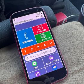 docomo らくらくスマートフォン F-52B 本体
