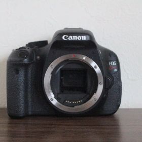 Canon EOS Kiss X5 本体
