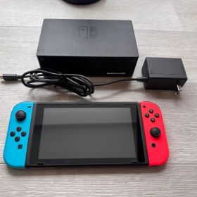 Nintendo Switch 本体セット. Joy-Con・ドック・充電器付き