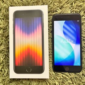 Apple iPhone SE 本体【第3世代】