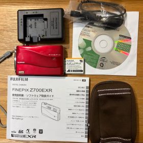 【廃盤】FUJIFILM FinePix Z700EXR デジカメ レッド