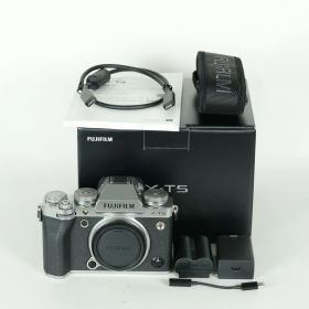 [良品 | シャッター数13,905回] FUJIFILM X-T5 [ボディ シルバー] | FUJIFILM Xマウント