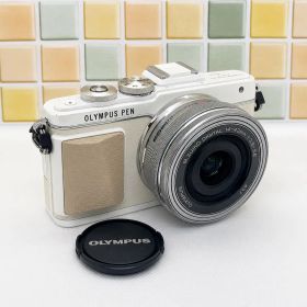 ⭐️OLYMPUS PEN E-PL7 ホワイト すぐに使えるセット❗️