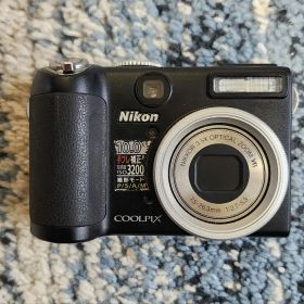 Nikon COOLPIX P5000 デジタルカメラ 本体、付属品