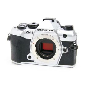 【中古品】《美品》OM SYSTEM OM-5 Mark II ボディ[デジタルカメラ]