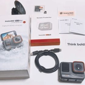 Insta360 AcePro カメラ本体一式、ガラスフィルムとminiSD付き