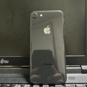 Apple iPhone8 本体