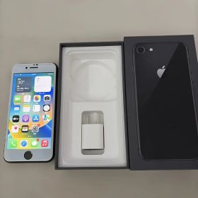 Apple iPhone8(中古、付属品欠品あり)