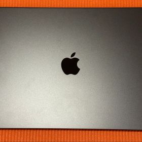 Apple MacBook Pro M5 MAX 64GB 2TB 16インチ