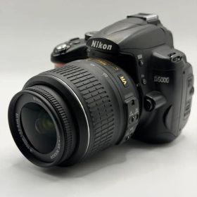 Nikon D5000 AF-S DX 18-55mm VR レンズキット