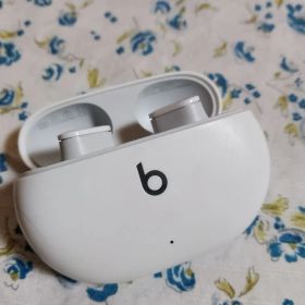 Beats Studio Buds ワイヤレスイヤホン