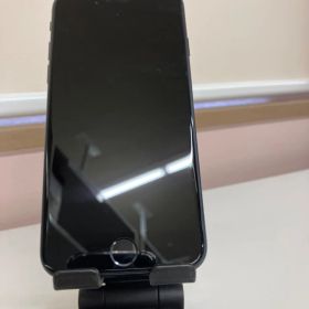 iPhone SE第3世代 64GB 023