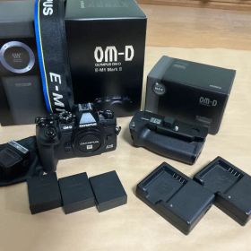 OLYMPUS OM-D E-M1 Mark III ボディ HLD-9セット