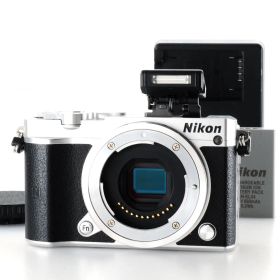 撮影枚数3,466枚【ニコン】Nikon 1 J5 シルバー ミラーレスデジタルカメラ [Exc+5] #W641A