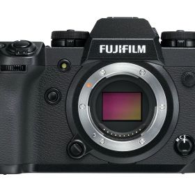 【中古】【非常に良い】富士フイルム(FUJIFILM) ミラーレス一眼カメラ X-H1ブラック X-H1