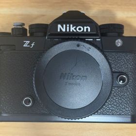 ニコン Nikon Zf ボディ おまけ付き シャッター回数少