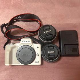 【美品】Canon EOS Kiss M ミラーレスカメラ 単焦点レンズキット