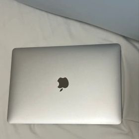 Apple MacBook Air 13 ・2020年モデル・258GB