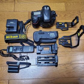 【週末限定値下げ】Nikon D810ボディ ＋ MB-D12他 付属品多数
