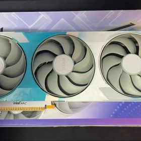 SPARKLE Intel Arc B580 TITAN Luna OC