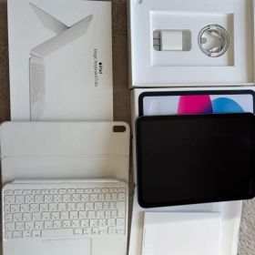 ・iPad 第11世代 青128GB ・Magic keyboard Folio
