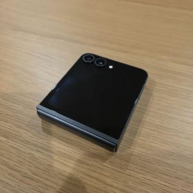 【美品】Galaxy zflip6 オンライン限定クラフテッドブラック