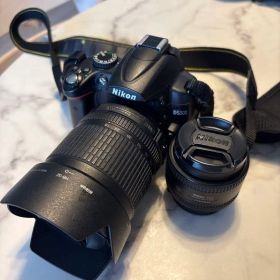 Nikon D5000 （本体+レンズ2本)