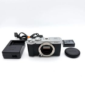 FUJIFILM X-A1 シルバー ミラーレス一眼