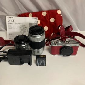 FUJIFILM X-A1 ミラーレス一眼 RED ダブルズームキット 美品