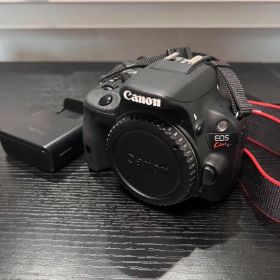 美品 Canon EOS Kiss X7 バッテリー ストラップ付き