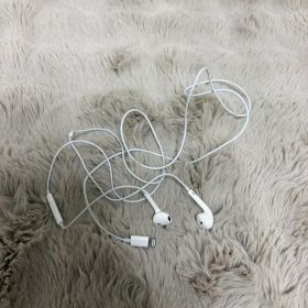 Apple純正 EarPods Lightning 有線イヤホン ホワイト