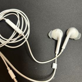 ほぼ未使用Apple EarPods 3.5mm ヘッドフォンプラグ
