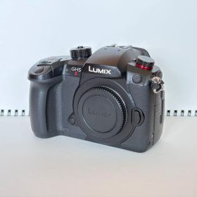 Panasonic LUMIX DC-GH5M2