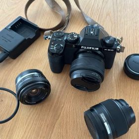 FUJIFILM X-S10 ミラーレス一眼 レンズ3本付き