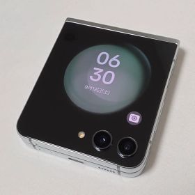 【極美品】Galaxy Z Flip5 SIMフリー 判定○ au版 国内版