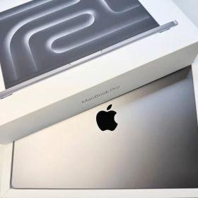 M3 MacBook Pro（16GB、1TB SSD、スペースグレイ）