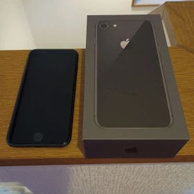 Apple iPhone8 スペースグレイ