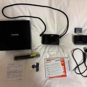 美品 シャッター回数1800回 Fujifilm X100F ブラック