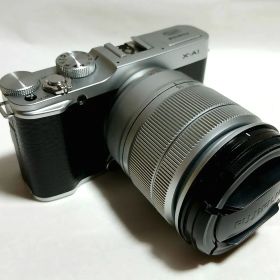 《極美品》FUJIFILM X-A1 本体+16-50mm ズームレンズキット