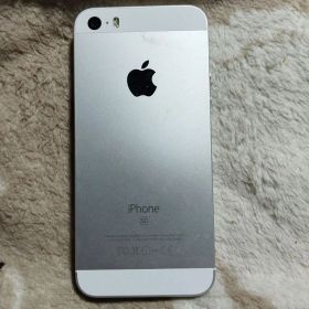 Apple iPhone SE 本体 A1723 ジャンク品② 電源入らず