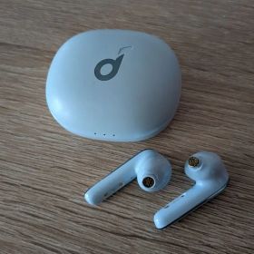anker soundcore life p3 ブルー