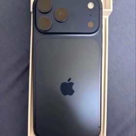 ★極美品★iPhone17 pro max 512GB ブルー★