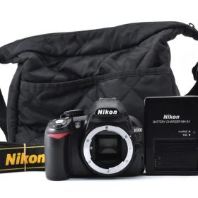 美品 ニコン D3100 デジタル一眼レフカメラボディ バッグ付き Nikon