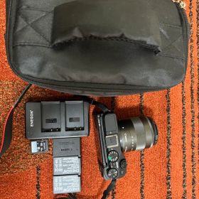 Canon EOS M3 レンズキット予備バッテリ・充電器8GB SD・バッグ付